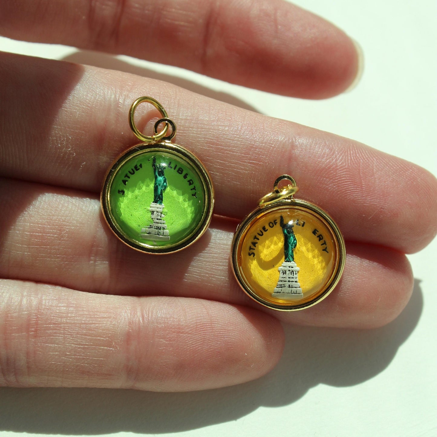 Vintage Statue of Liberty Intaglio Charm - 1950s Statue of Liberty New York Charm - Vintage Reverse Intaglio Charm