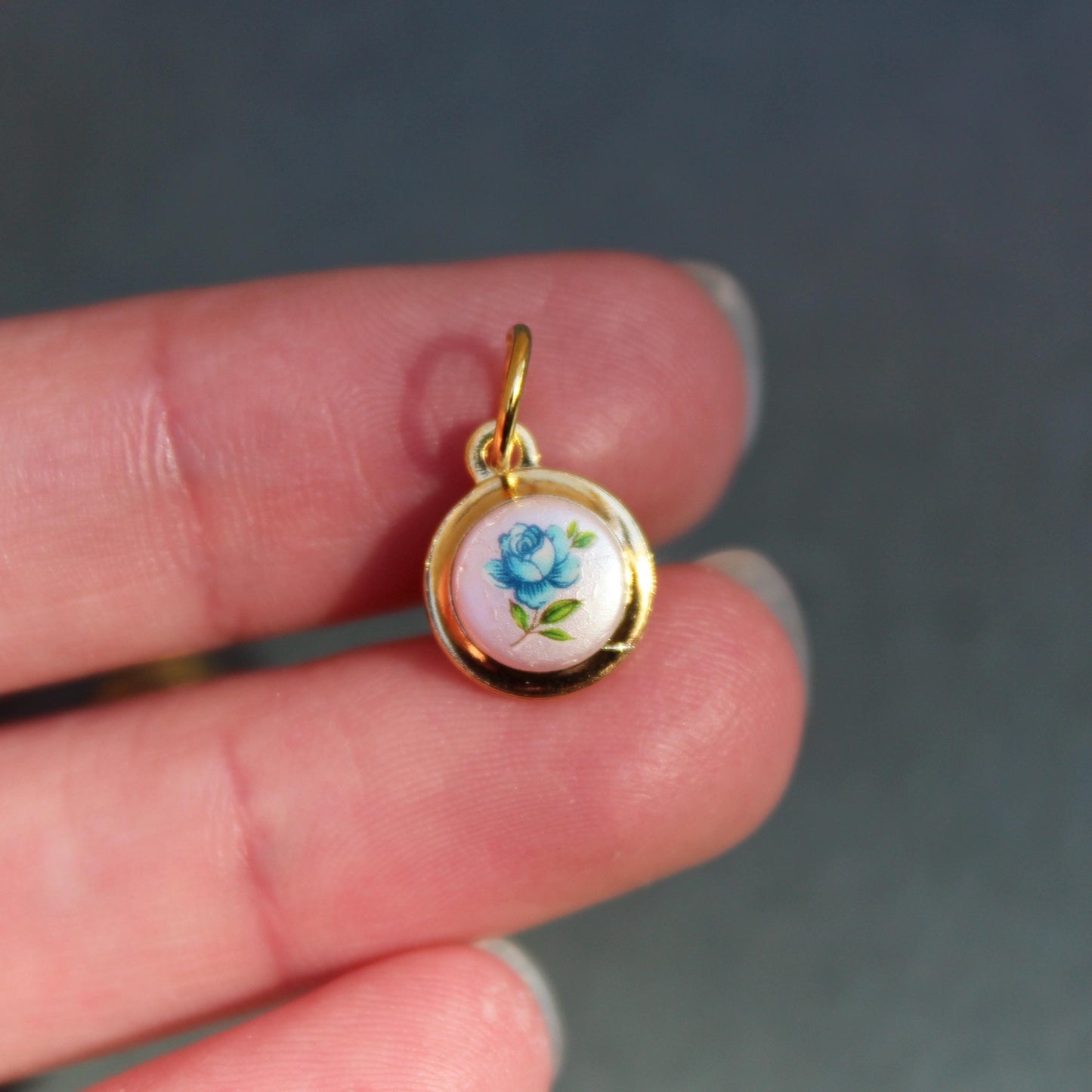 Vintage Mini Flower Charm - Vintage Circle Flower Charm - Vintage Floral Cabochon Charm