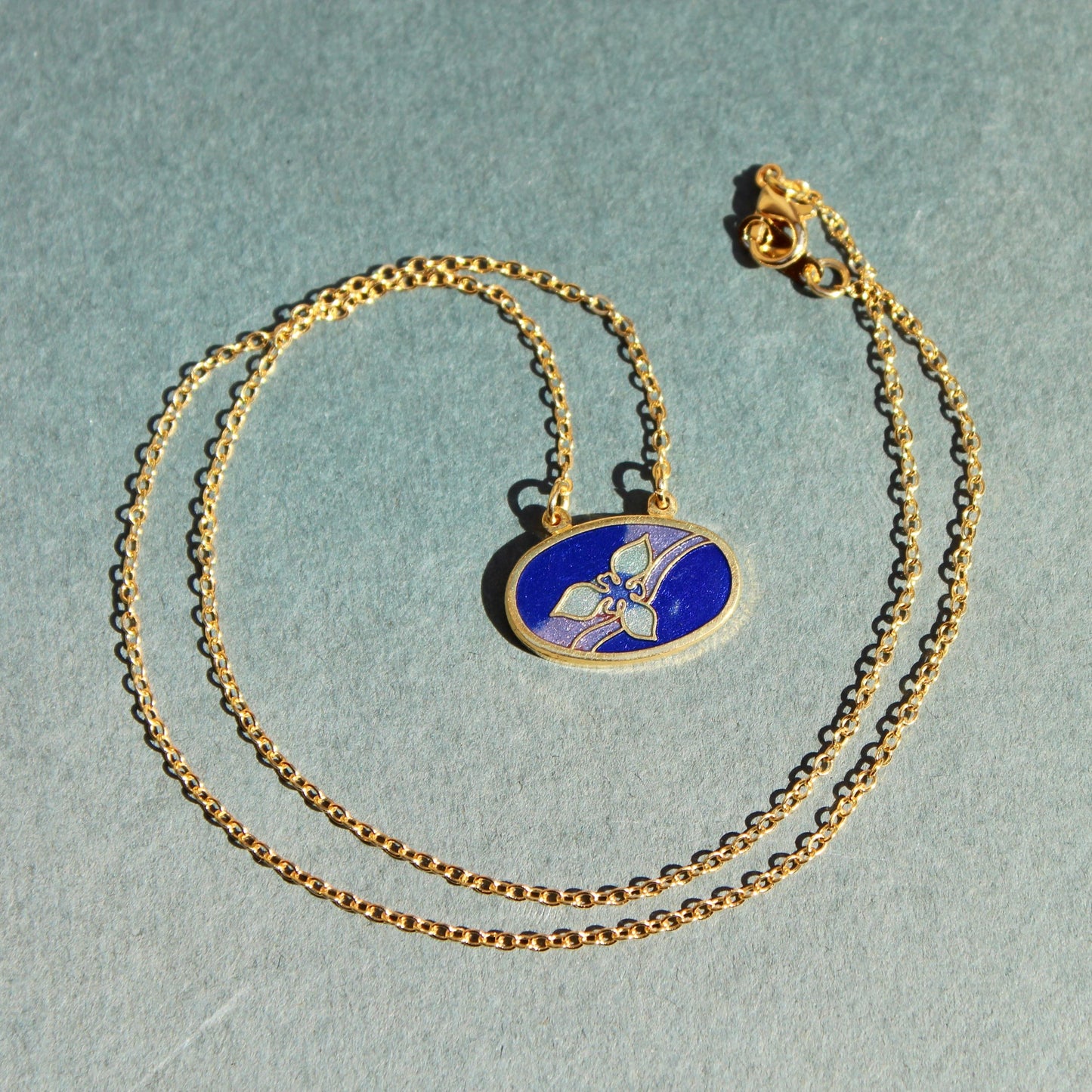 Vintage Enamel Floral Pendant Necklace - Vintage Flower Necklace - Vintage Inlaid Enamel Necklace