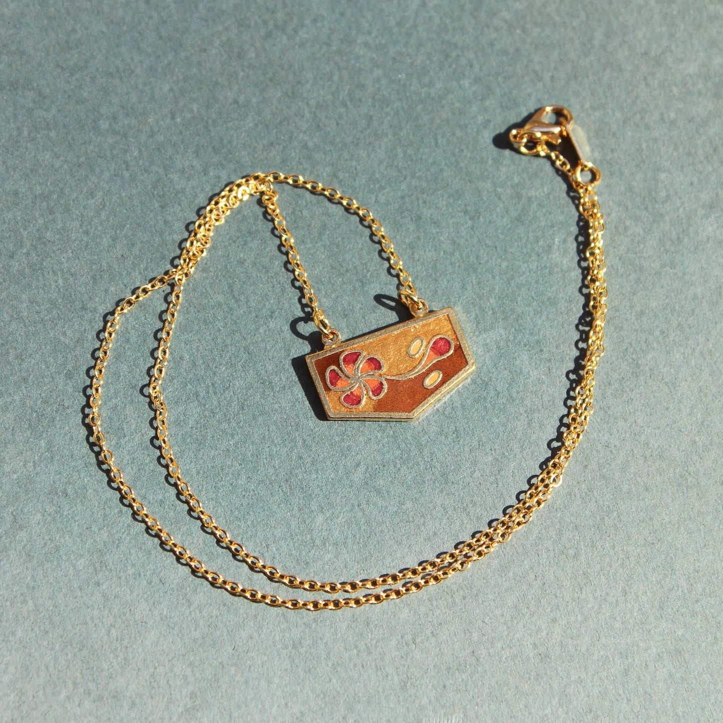 Vintage Enamel Floral Pendant Necklace - Vintage Flower Necklace - Vintage Inlaid Enamel Necklace