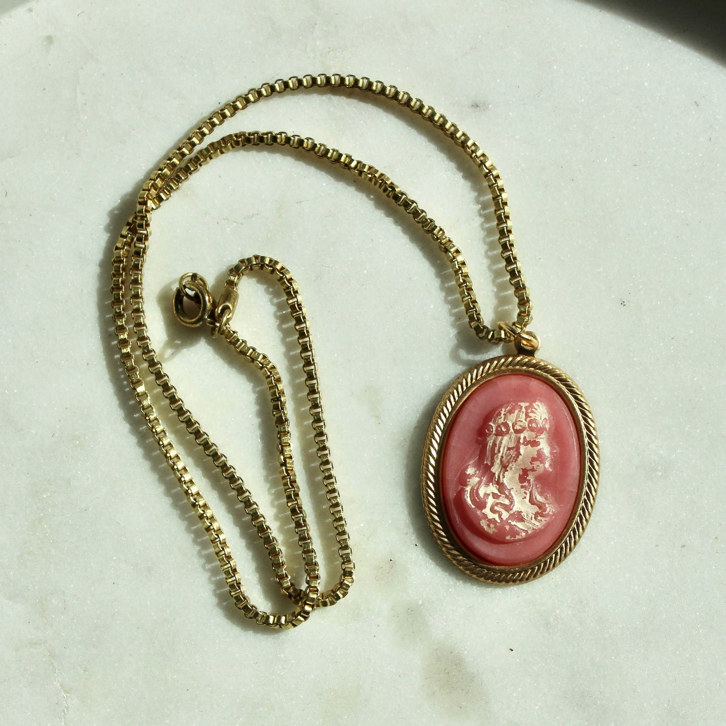Vintage 60s Pink Cameo Pendant Necklace - Vintage Cameo Necklace - Brass Box Chain and Cameo Necklace