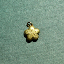 Load image into Gallery viewer, Vintage Flower Locket Charm
