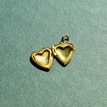 Load image into Gallery viewer, Vintage Small Heart Locket Charm
