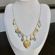 Load image into Gallery viewer, Vintage Feminine Blue Charm Necklace
