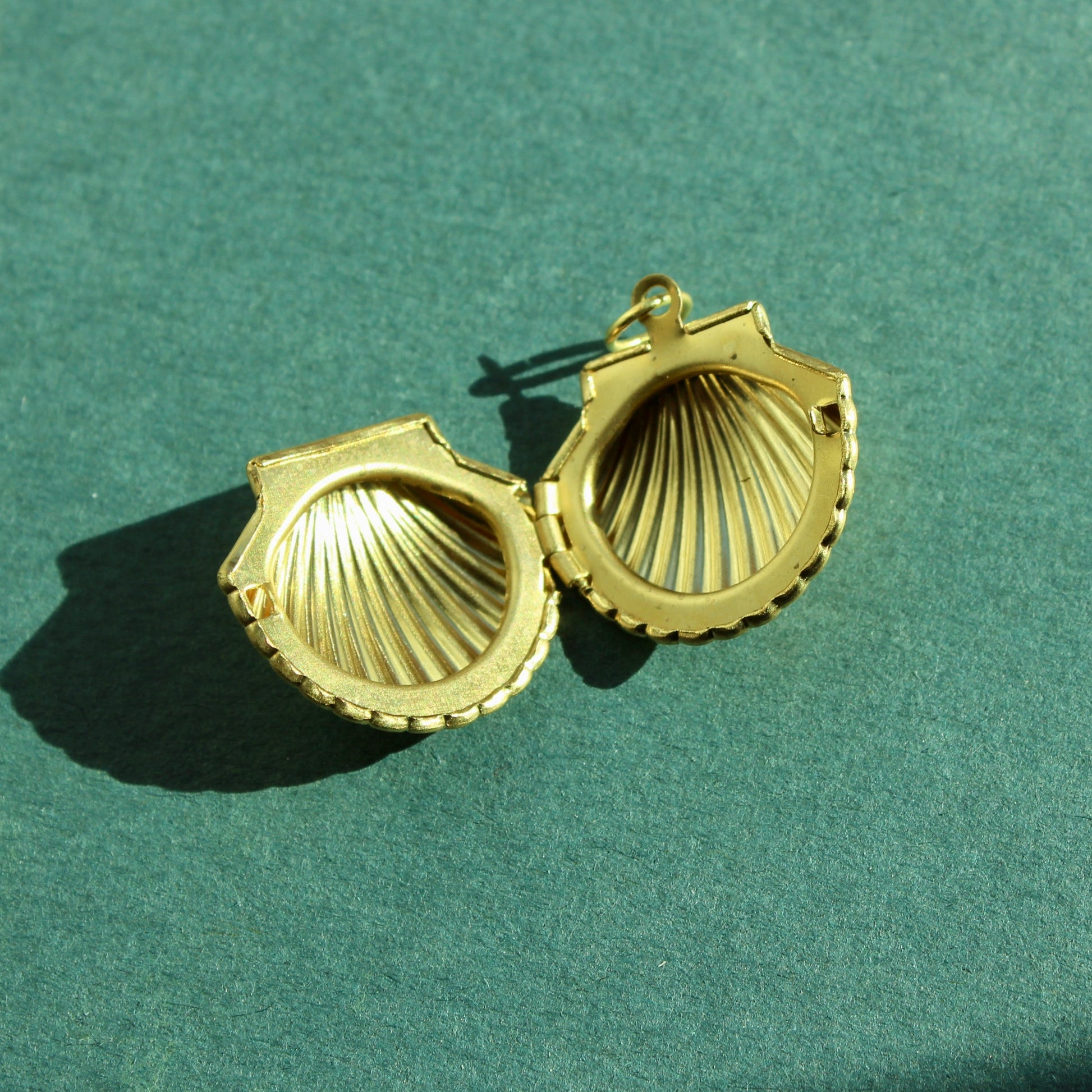 Brass Seashell Locket - Small Gold Tone Seashell Locket - Brass Locket