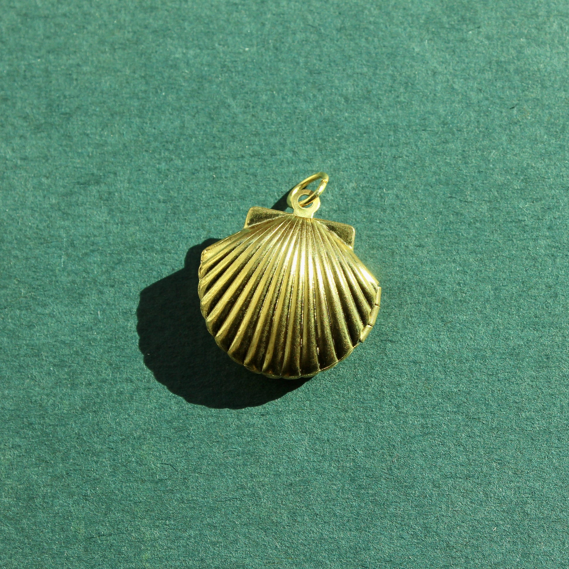 Brass Seashell Locket - Small Gold Tone Seashell Locket - Brass Locket