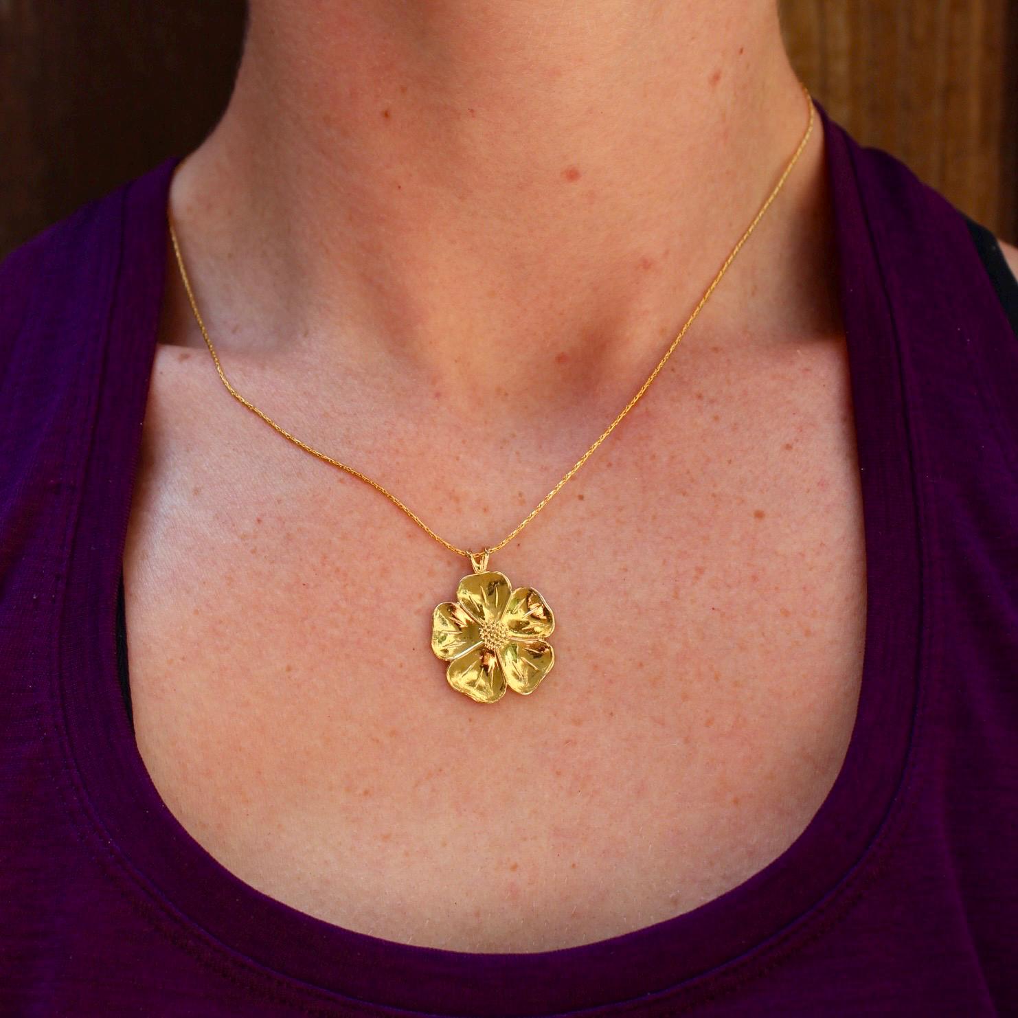 Vintage Gold Flower Necklace - Vintage Flower Pendant Necklace - Gold Plated Flower Necklace