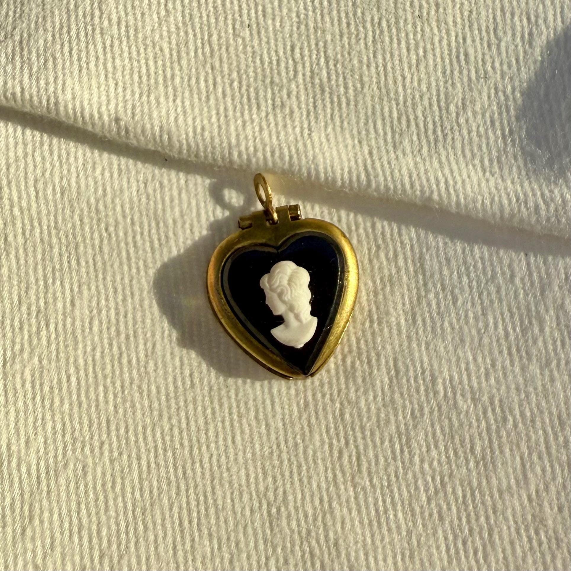 Vintage Small Black Cameo Heart Locket - Mini Vintage Brass Heart Locket Charm - Brass Locket