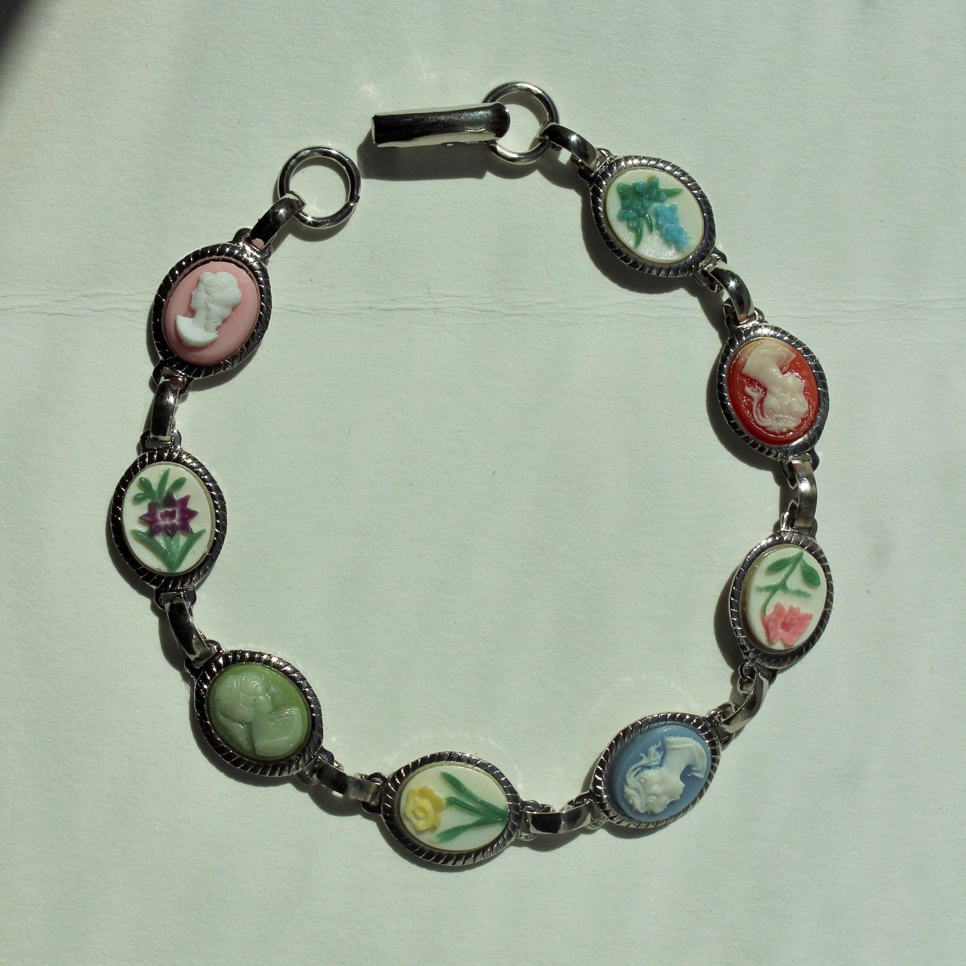 Vintage Silver Floral and Cameo Bracelet - Vintage Floral Bracelet - Vintage Silver Bracelet with Cameo