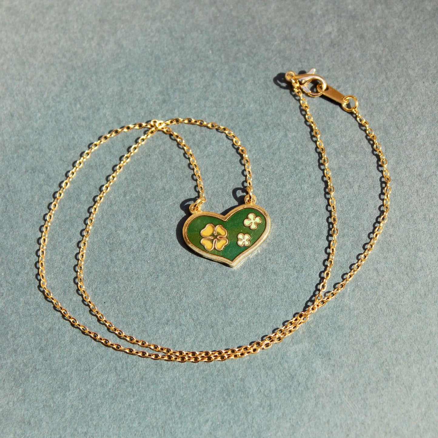 Vintage Enamel Floral Pendant Necklace - Vintage Flower Necklace - Vintage Inlaid Enamel Heart Necklace