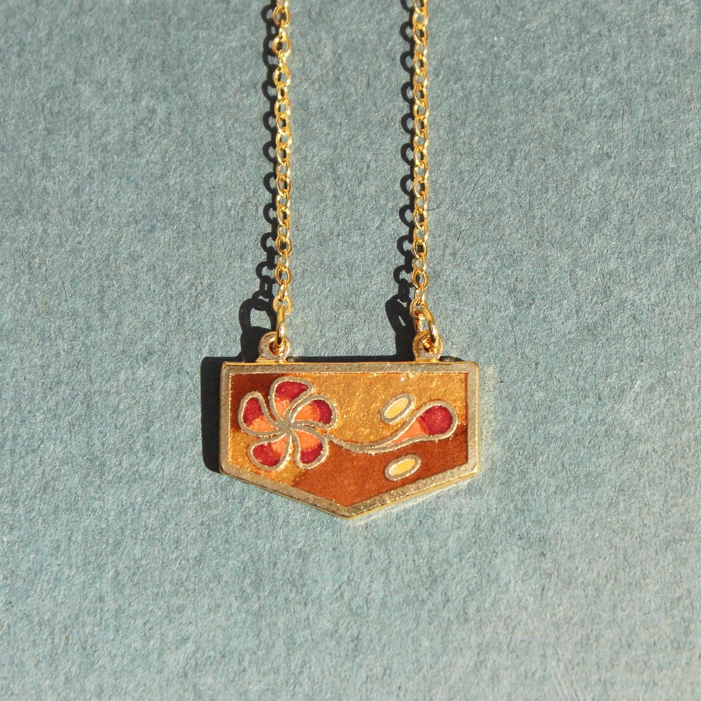 Vintage Enamel Floral Pendant Necklace - Vintage Flower Necklace - Vintage Inlaid Enamel Necklace
