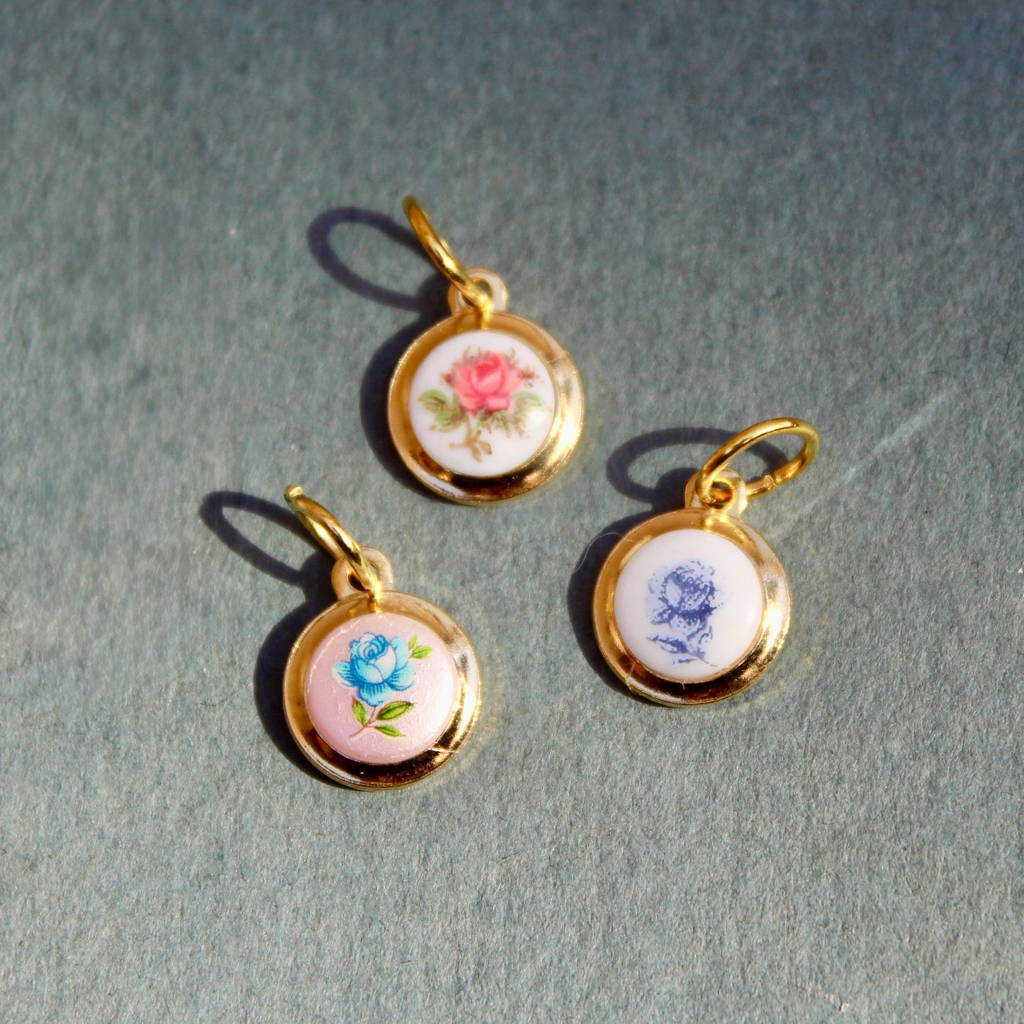 Vintage Mini Flower Charm - Vintage Circle Flower Charm - Vintage Floral Cabochon Charm