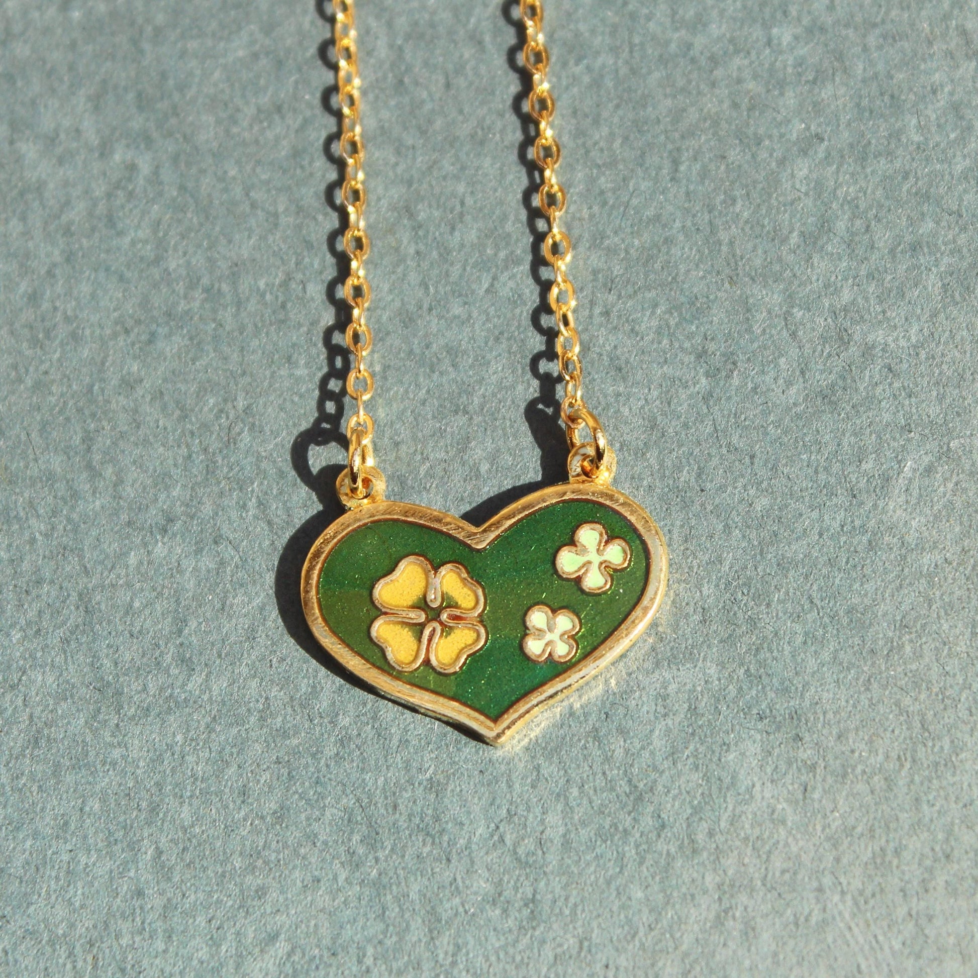 Vintage Enamel Floral Pendant Necklace - Vintage Flower Necklace - Vintage Inlaid Enamel Heart Necklace
