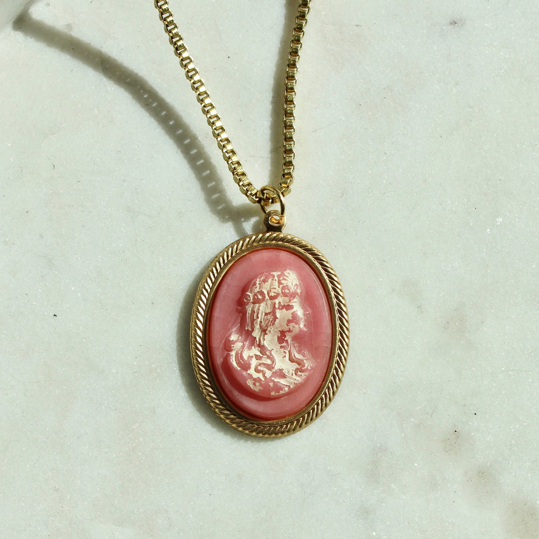 Vintage 60s Pink Cameo Pendant Necklace - Vintage Cameo Necklace - Brass Box Chain and Cameo Necklace