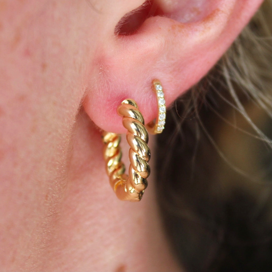 Medium Twist Hoop Earrings