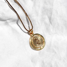 Load image into Gallery viewer, Round Snake Pendant Necklace
