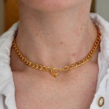 Load image into Gallery viewer, Gold Toggle Chunky Chain Necklace
